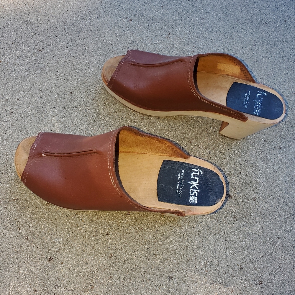 Unique One-of-kind Funkis Clog Sandal